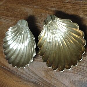 MCM Pair of Vintage Brass Clamshell Ashtrays